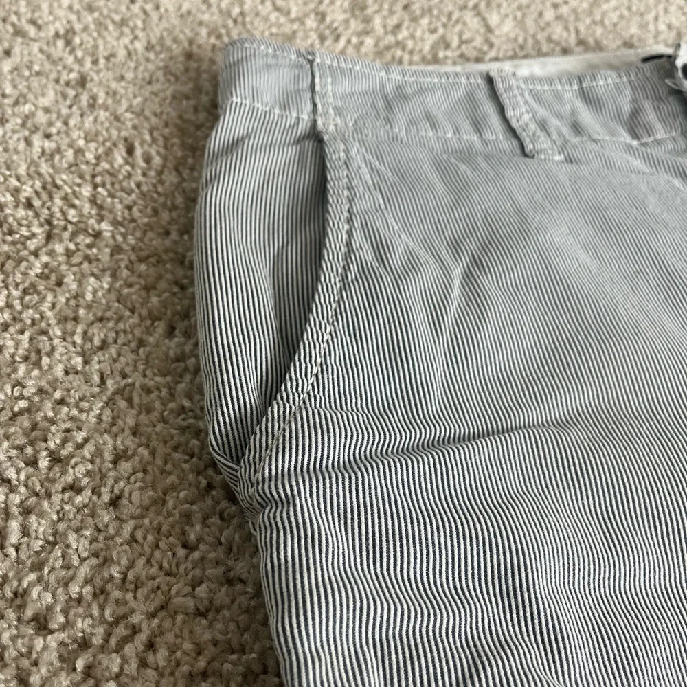 American Eagle Men’s Classic Fit Seersucker Shorts Blue White Pinstripe Size 34 - Picture 9 of 9